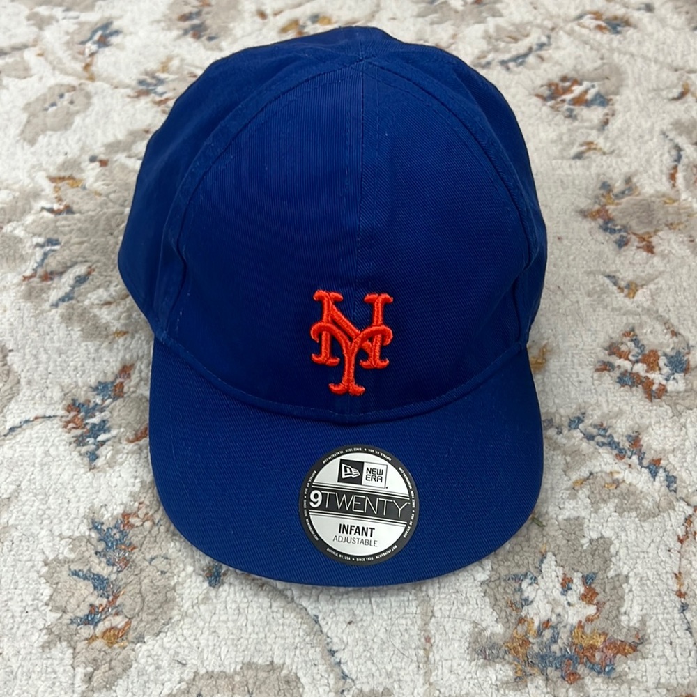 SOLD Mets cap, orange/blue, 0-2 years